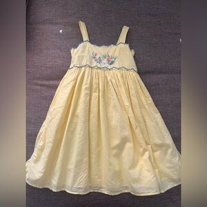Gap Kids dress embroidered size 4/5